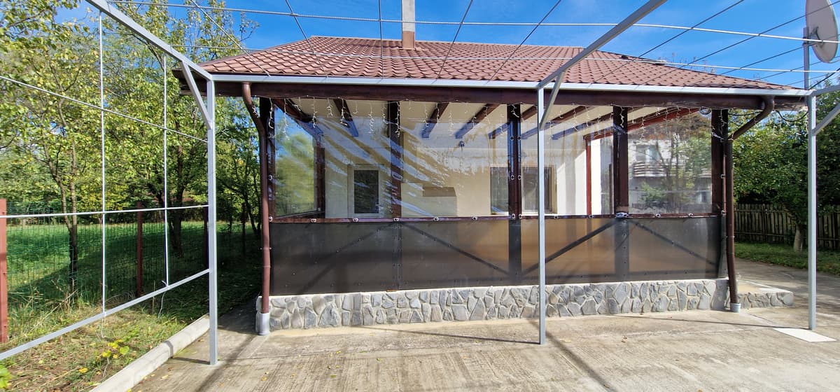 Folie Transparentă cu Capse și Bride