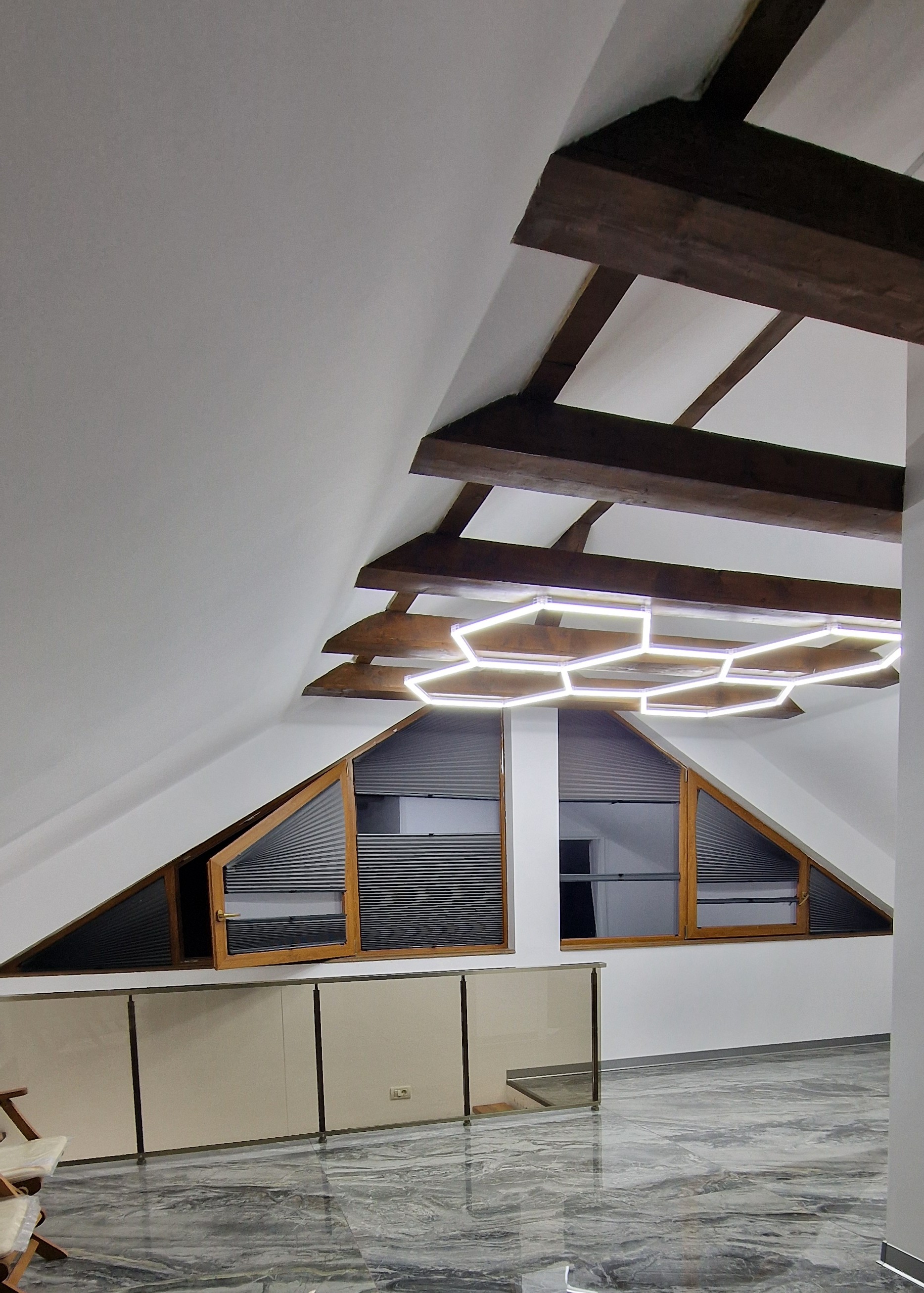 Jaluzele Plisate Înclinate